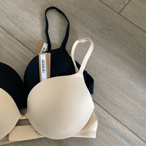 SKIMS Plunge Bra 36B (Set of two) - Picture 2 of 6